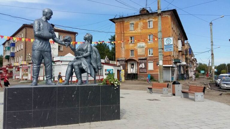 Сквер ФАРМАСИНТЕЗ