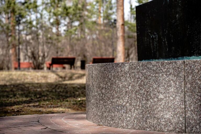 Памятник Ярополову Н.И.