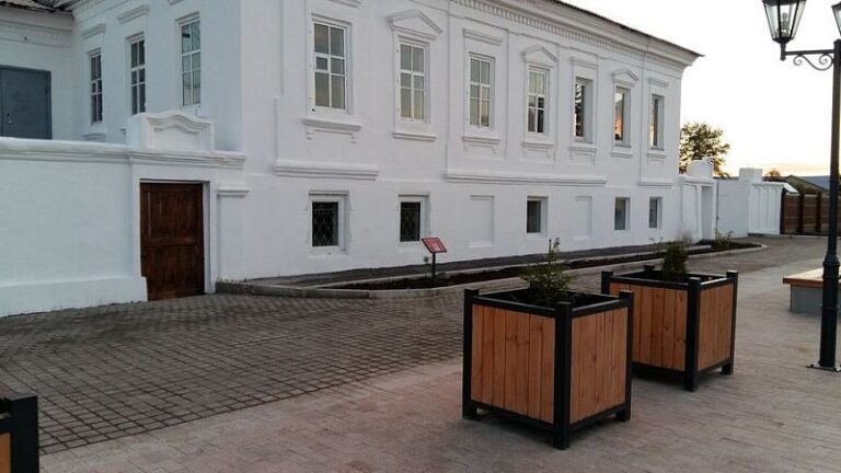 Сквер около Одигитриевского собора